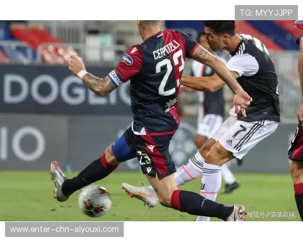 尤文图斯中前场换位带来混乱，角球后点补射建功