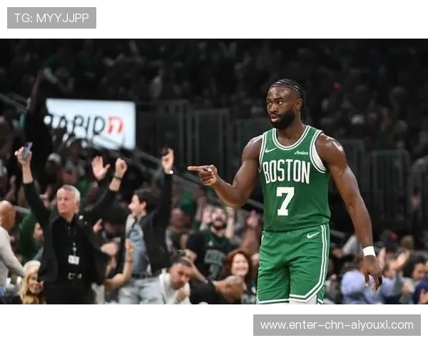 凯尔特人替补席喷发,板凳冲击力成新胜负分水岭 凯尔特人替补席喷发,板凳冲击力成新胜负分水岭